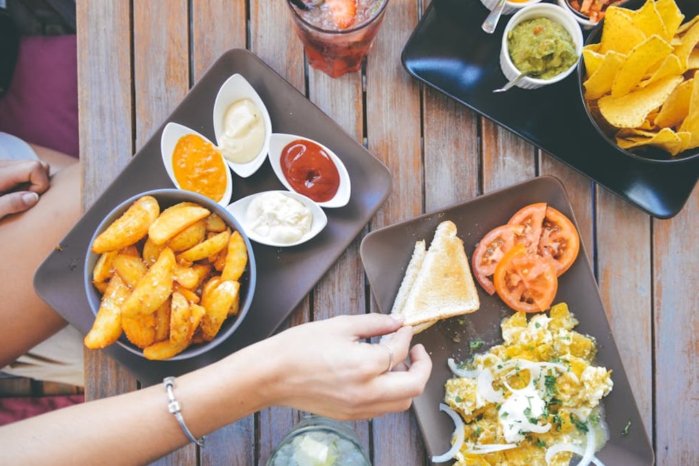5 Ways to Get Picky Eaters to Try Something New 1 food salad restaurant person