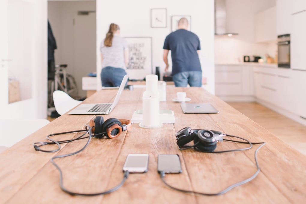 photo 1452457779869 0a9ebbbdee99?ixlib=rb 0.3