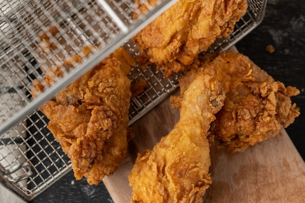 Don’t Be Too Chicken to Queue for San Tung’s Fried Chicken! 1 photo 1626082927389 6cd097cdc6ec?crop=faces%2Cedges&cs=tinysrgb&fit=crop&fm=jpg&ixid=MnwxMjA3fDB8MXxhbGx8fHx8fHx8fHwxNjY5OTM0NTUz&ixlib=rb 4.0.3&q=60&w=1200&auto=format&h=630&mark w=64&mark align=top%2Cleft&mark pad=50&blend mode=normal&blend alpha=10&blend w=1&mark=https%3A%2F%2Fimages.unsplash.com%2Fopengraph%2Flogo