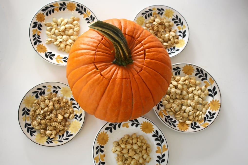 plates arond pumpkin 1