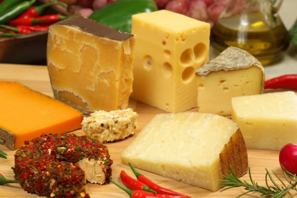 Cheese varieties set milk 600x1024