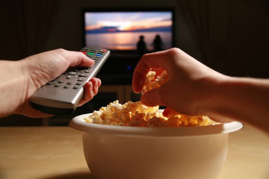 TV Watching 000002754266Sm
