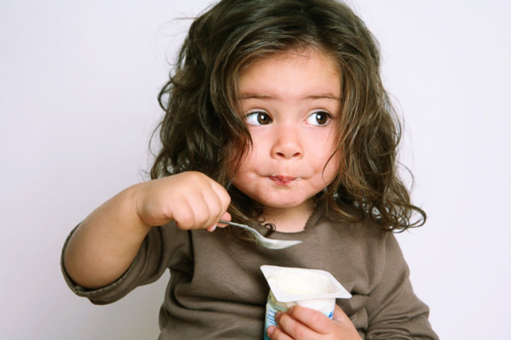 Girl Eating e1429046096720