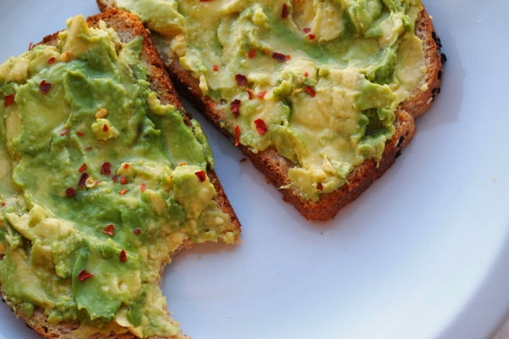 bite avocado