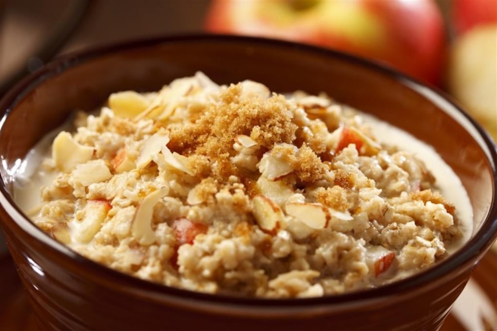 Apple cinnamon oatmeal