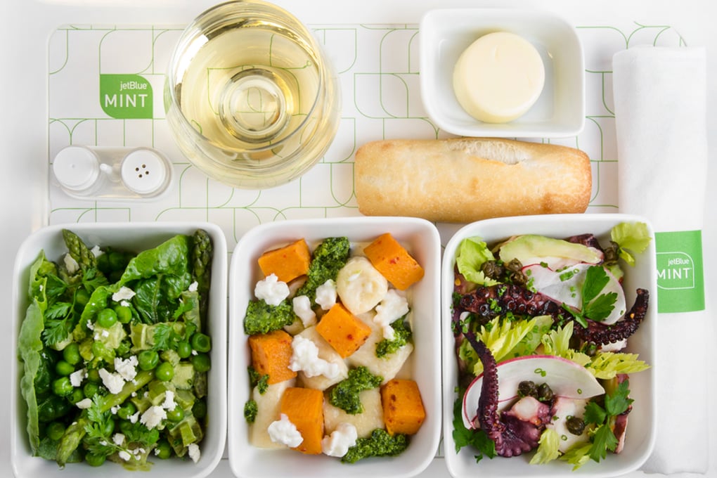 WBAIRLINEFOOD1015 JetBlue
