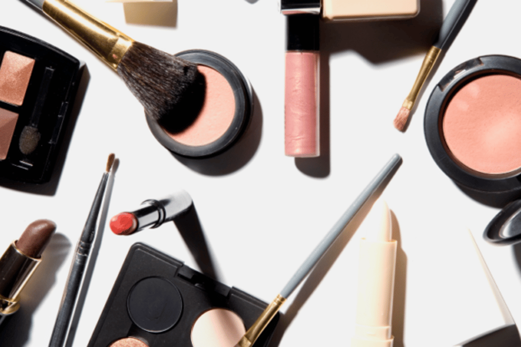635940039349980553 715077081 landscape 1428005585 drug store make up e1464921228587