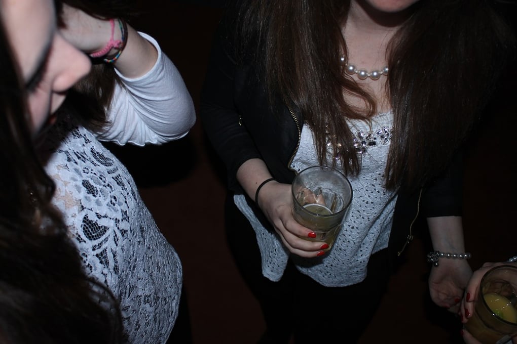 pixabay girl drinking