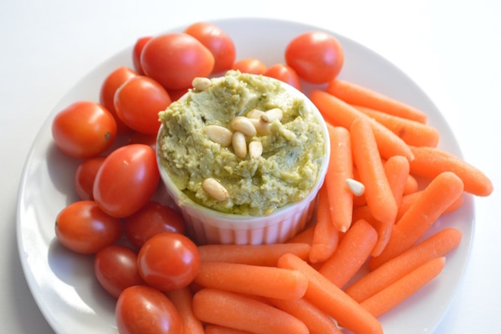 hummus and veggies