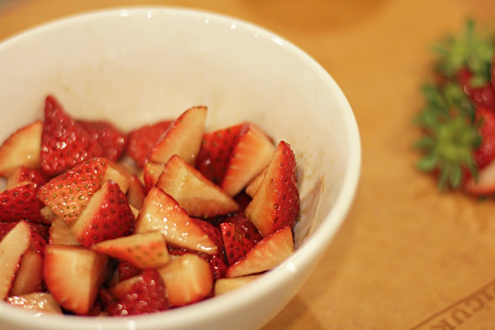 marinated strawberries1