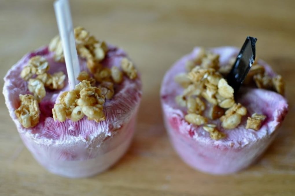 LilyAllen Both raspberry pops1