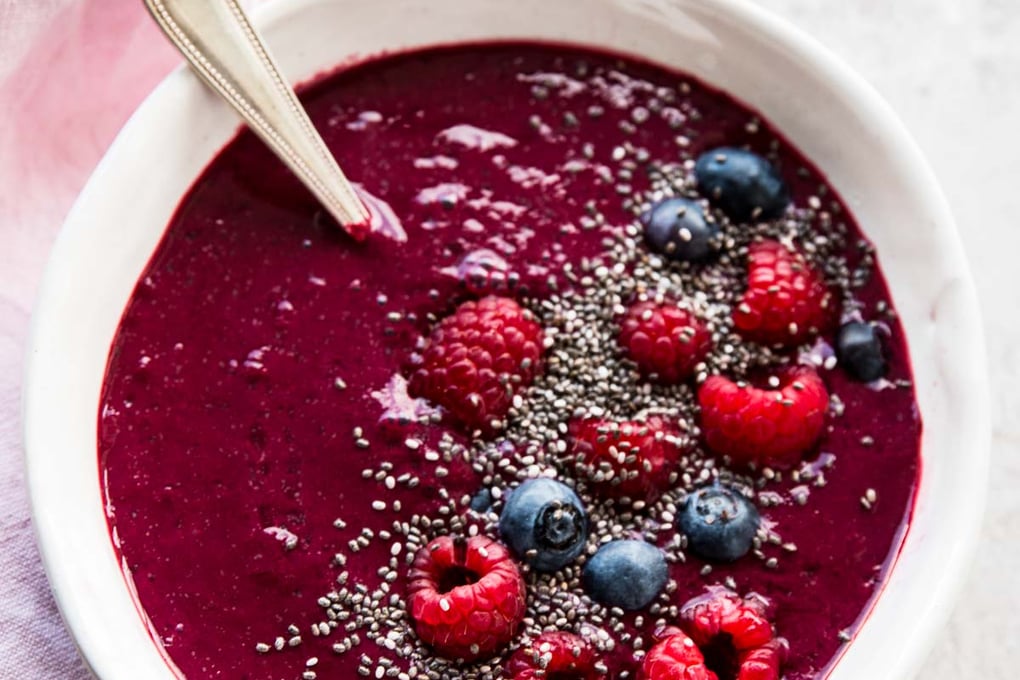 beeren smoothie bowl mit feldsalat und roter bete bild 4