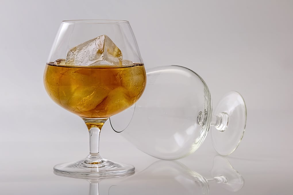 beverage clear close up 53174