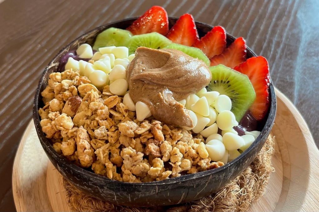 Strawberry Kiwi Acai Bowl copy