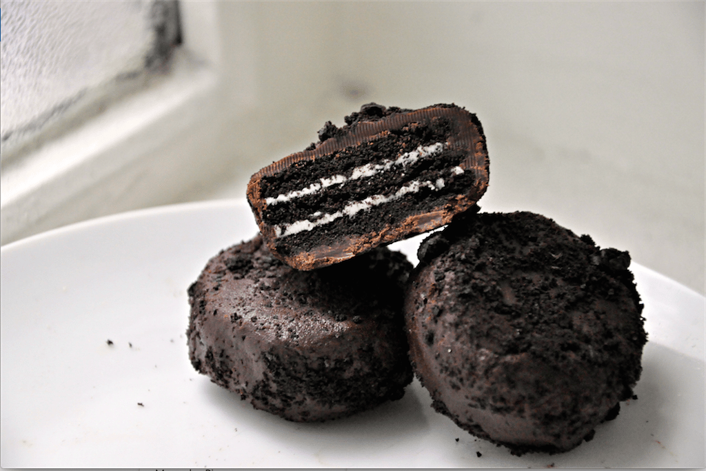 PSA: This Cookie Spoon Is the Perfect Gift For Oreo Lovers