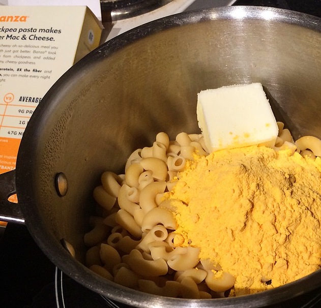 I Tried Banza Chickpea Pasta Mac & Cheese, and Now I'm ...