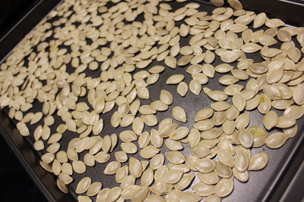 How to Roast Pumpkin Seeds in 6 Easy Steps