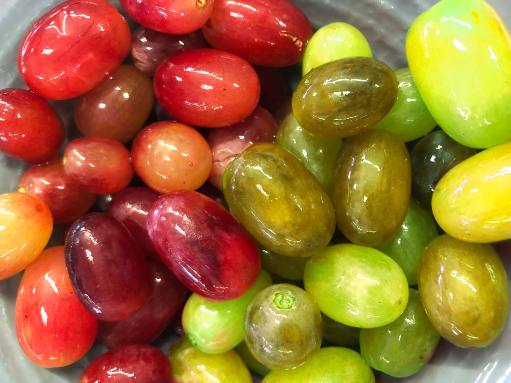 Red grapes sales