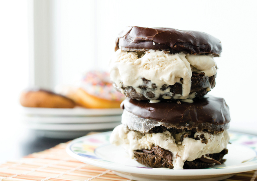 Ice cream sandwich, how to eat it, scoop a little ice cream with a spoon,  put it in the bread, then stuff the bread into your mouth : r/eatsandwiches