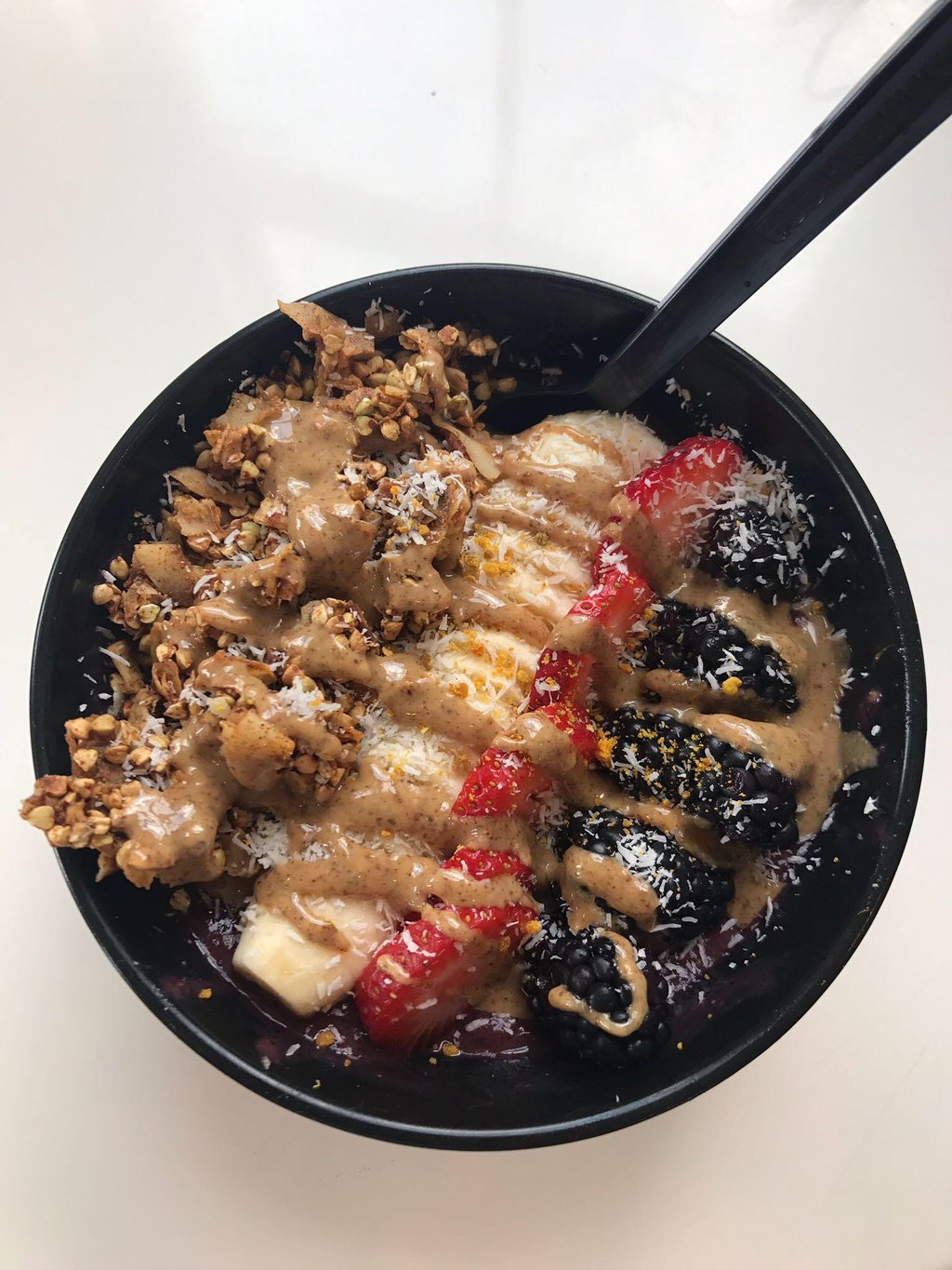 The Difference Between Açaí Bowls and Smoothie Bowls, Explained