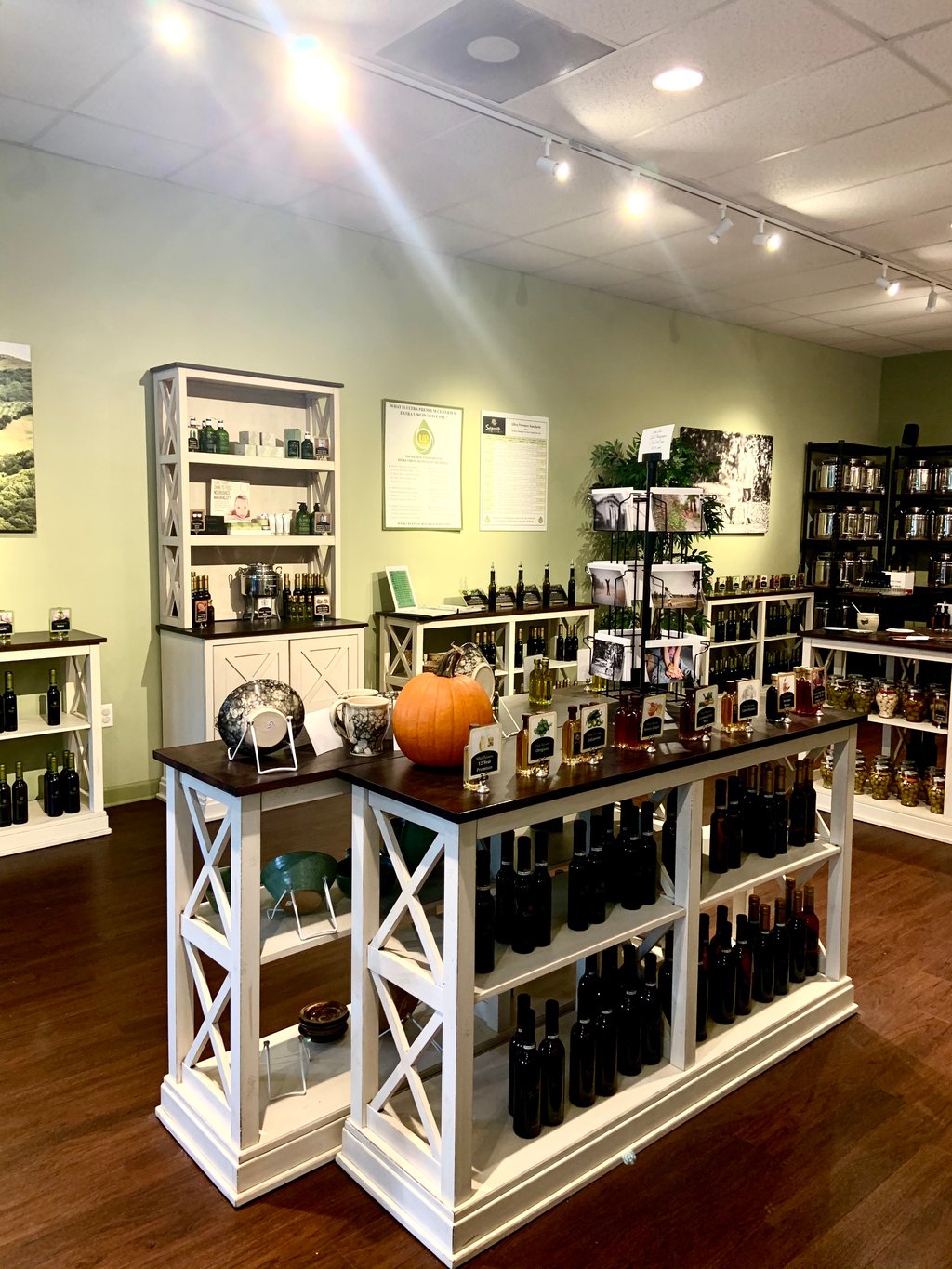 5 Reasons Why You Should Visit Your Local Olive Oil and Vinegar Store