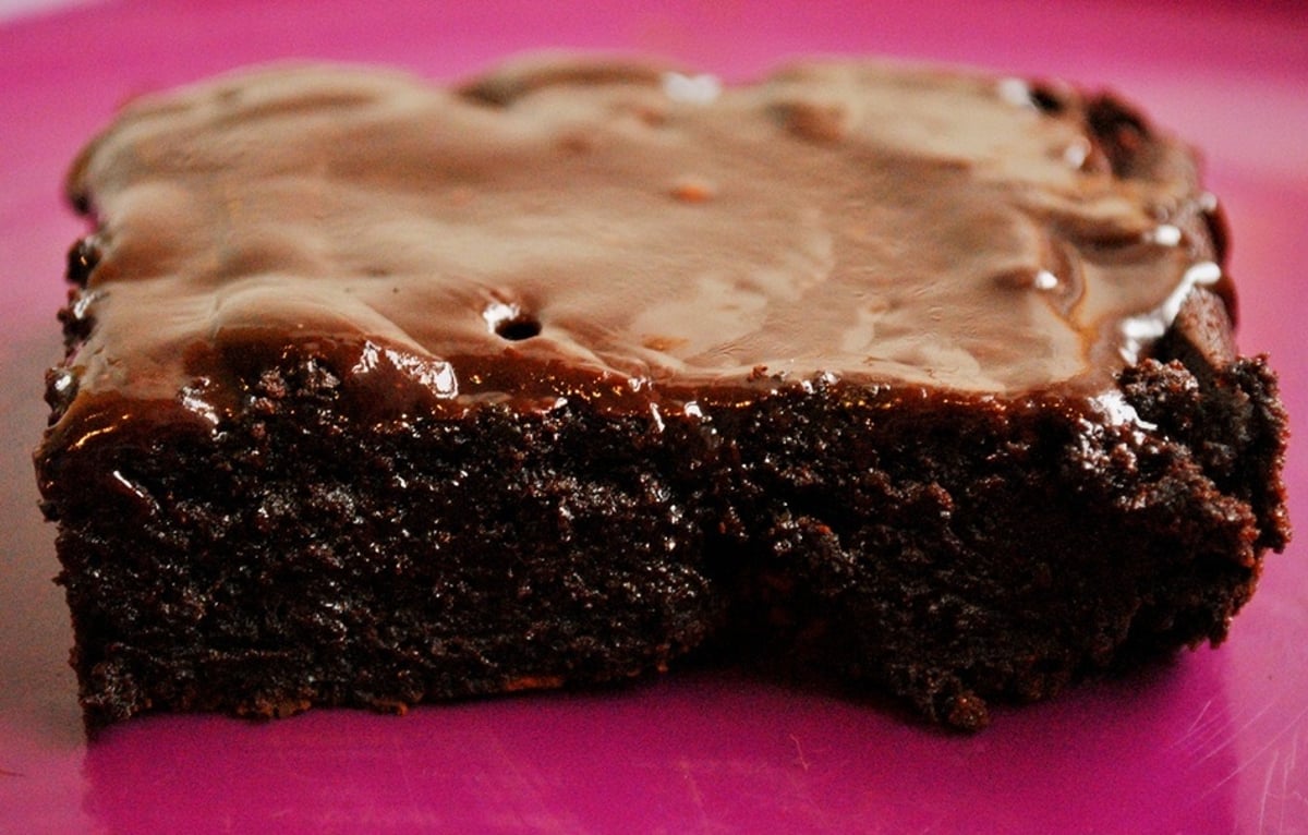 How to Make a Flourless Chocolate Cake