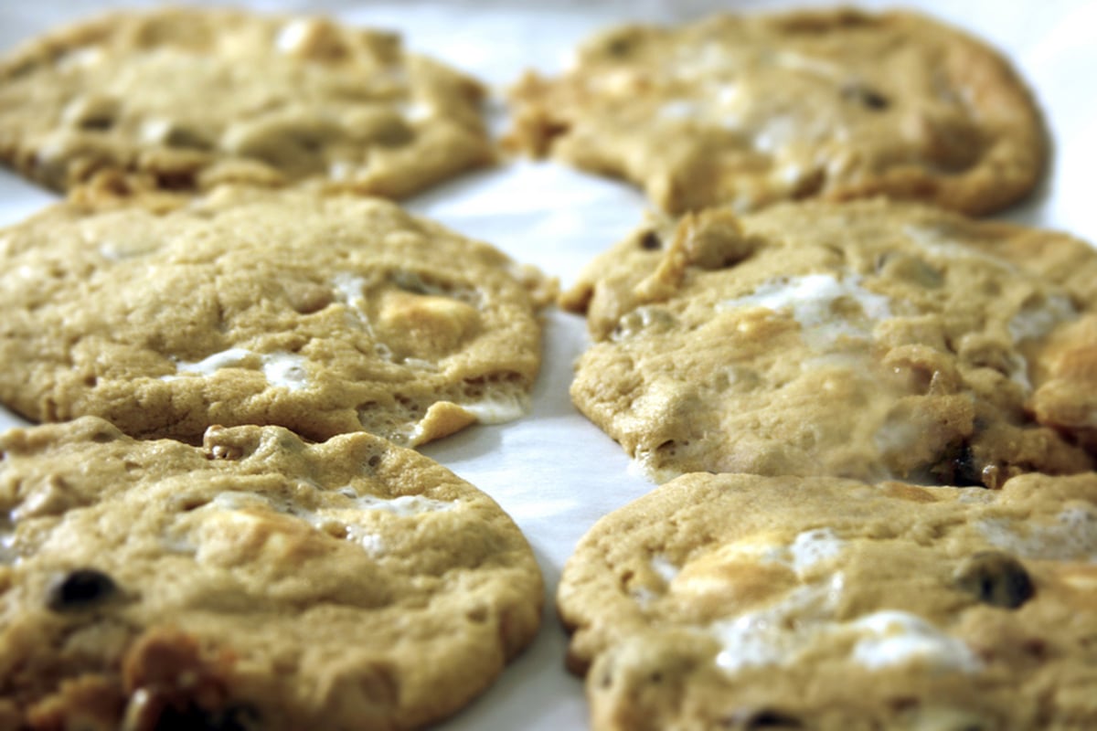 Ooey Gooey Marshmallow Cookies