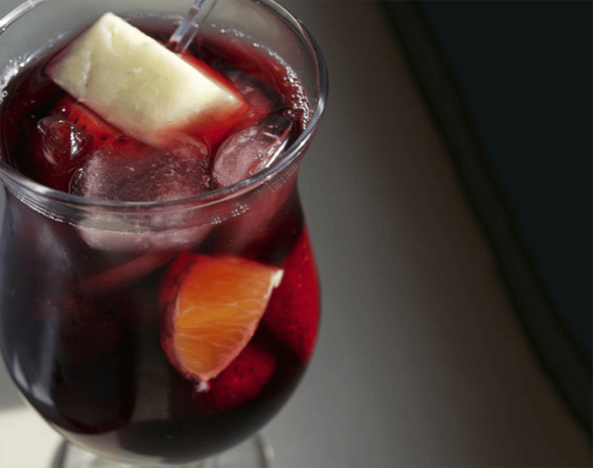How to Make Classic Sangria