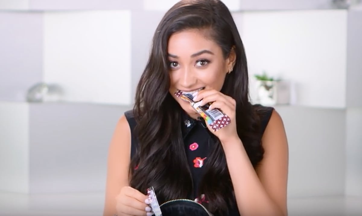 What Celeb You Should Travel With Based On Your Favorite Travel Snacks