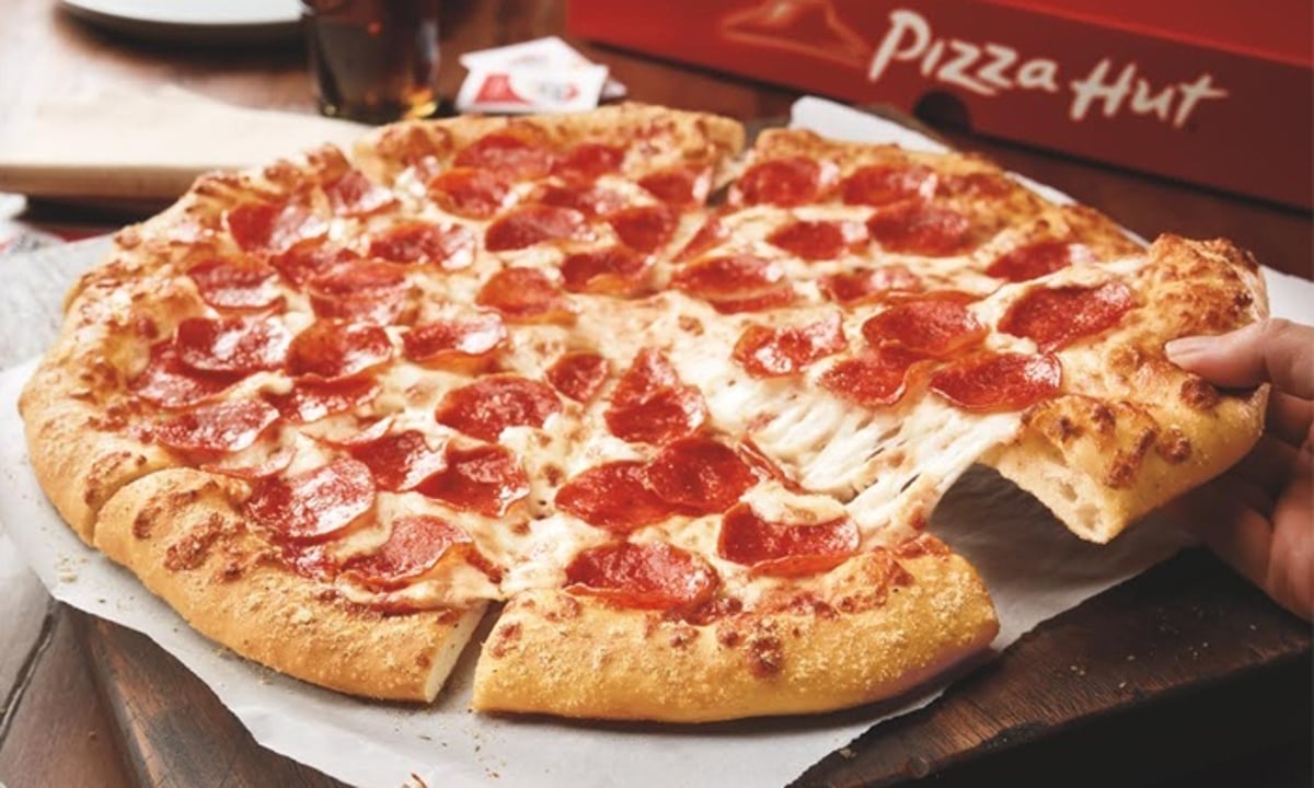 The 10 Best Pizza Hut Pizzas, Ranked From Good to Great