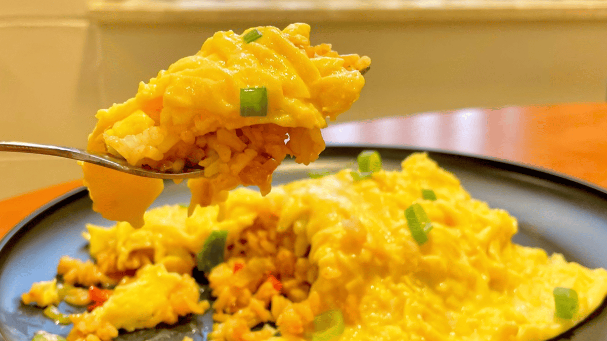 How To Make Japanese Omurice In A College Kitchen