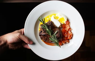 photo 1485704686097 ed47f7263ca4?ixlib=rb 0.3