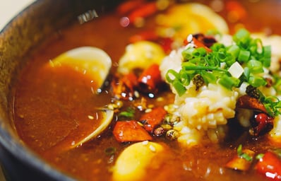 photo 1543283814 64738c3a3d6a?ixlib=rb 1.2