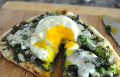 spinach pesto avo naan pizza
