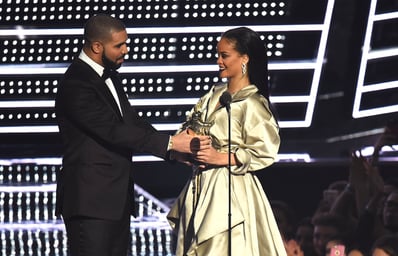 rihanna drake vma award
