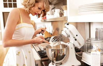 Taylor Swift Food Network Magazine 2014 04