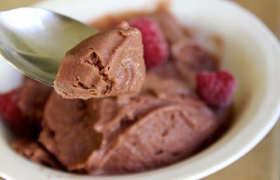 raspberry bananas chocolate frozen yogurt e1404144990213