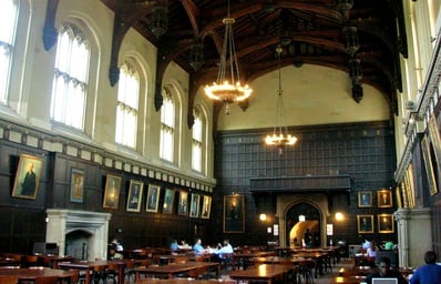 1024px Hutchinson Hall University of Chicago