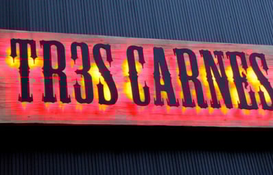 Tres Carnes Sign Dylan 1