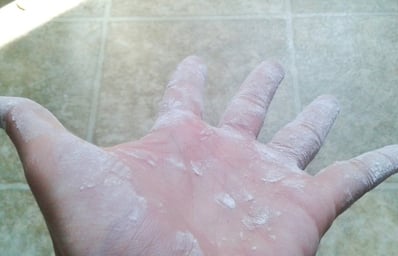 powder hand e1444077717267