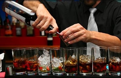 Bartender making the rounds e1450288164434