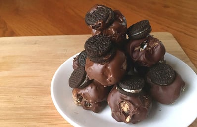 Oreo Cookie Butter Balls feat image
