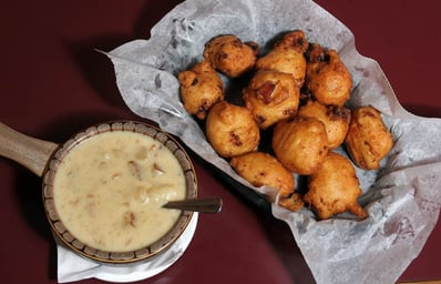 uncleronniesredtavern.com e1456048739703