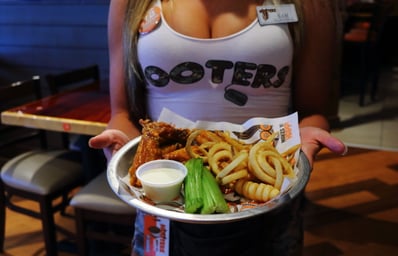 Photo of Hooters Wing Platter e1458060706449