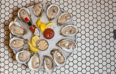 LUKEHiRES 45oysters