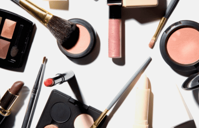 635940039349980553 715077081 landscape 1428005585 drug store make up e1464921228587
