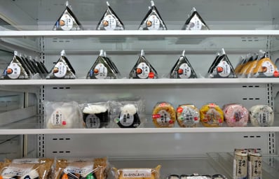 Konbini Onigiri Lara