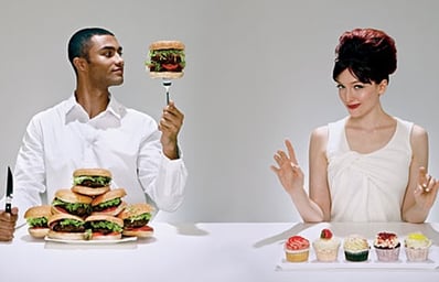 Man with burgers woman wi 006