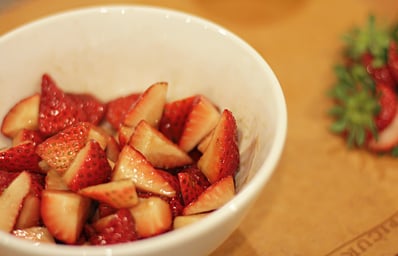 marinated strawberries1