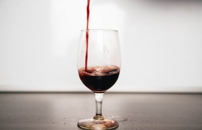 red wine pour